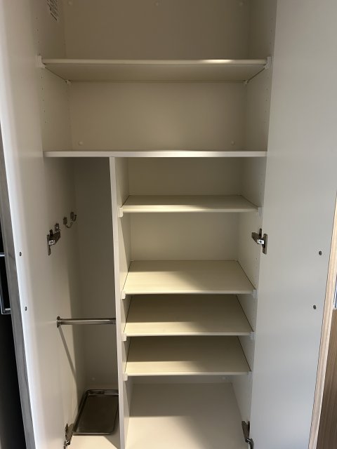 玄関　同物件別号室のものです。