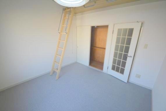 その他部屋・スペース　落ち着いた雰囲気のこのお部屋でゆっくりお休みください。