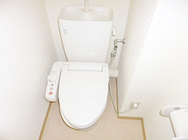 トイレ　温水洗浄便座