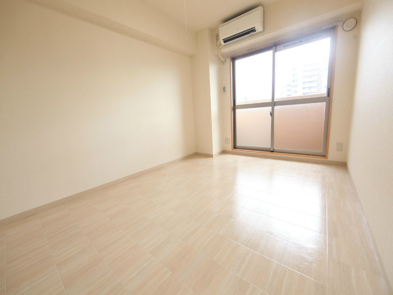 その他　洋室7.8帖　エアコン完備　バルコニー