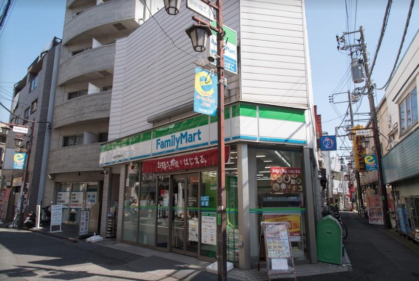 コンビニ　ファミリーマート 新宿中井駅前店（コンビニ）まで96m