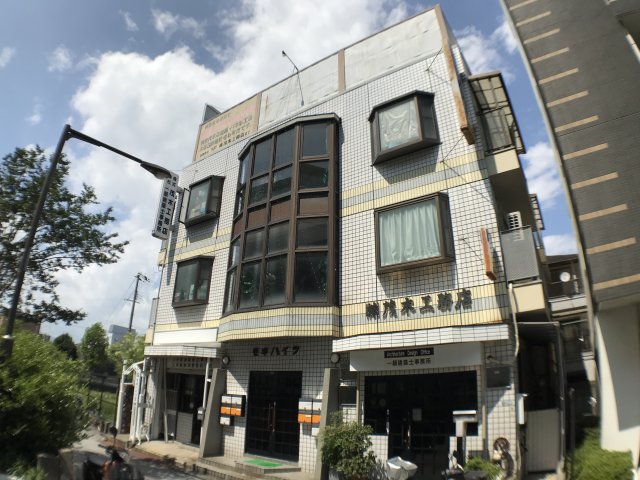 建物外観　オートロック付きで安心です♪