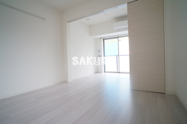 居室・リビング　こちらのリビングで趣味の時間をお楽しみください♪