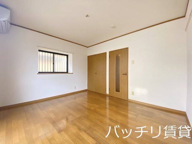 居室・リビング　別号室タイプの為、現状を優先致します。