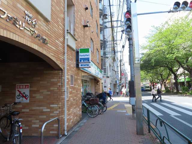 コンビニ　ファミリーマート桜台駅前店（コンビニ）まで800m