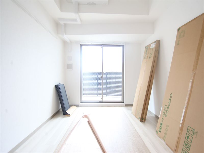 バルコニー　洋室6帖　エアコン完備　バルコニー