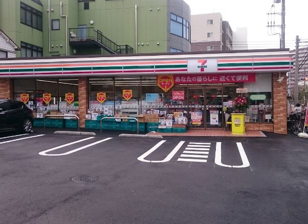 コンビニ　セブンイレブン（コンビニ）まで477m
