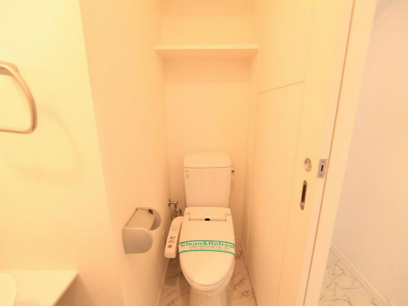 トイレ　洋式トイレ　温水洗浄便座付き