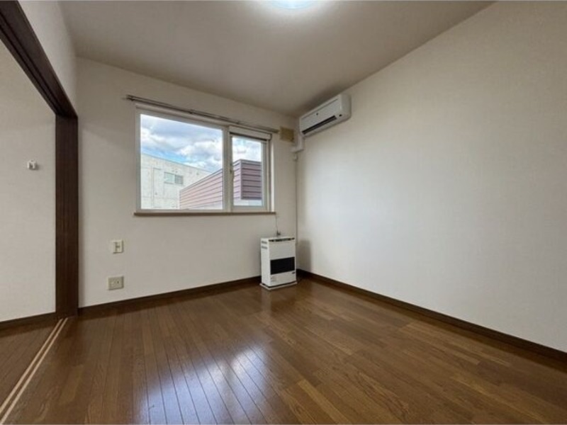 居室・リビング　反転タイプの画像です。