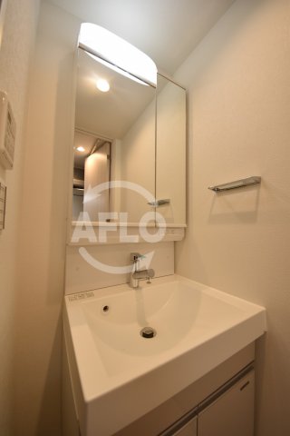 洗面設備　ディクス福島レジデンス　洗面台