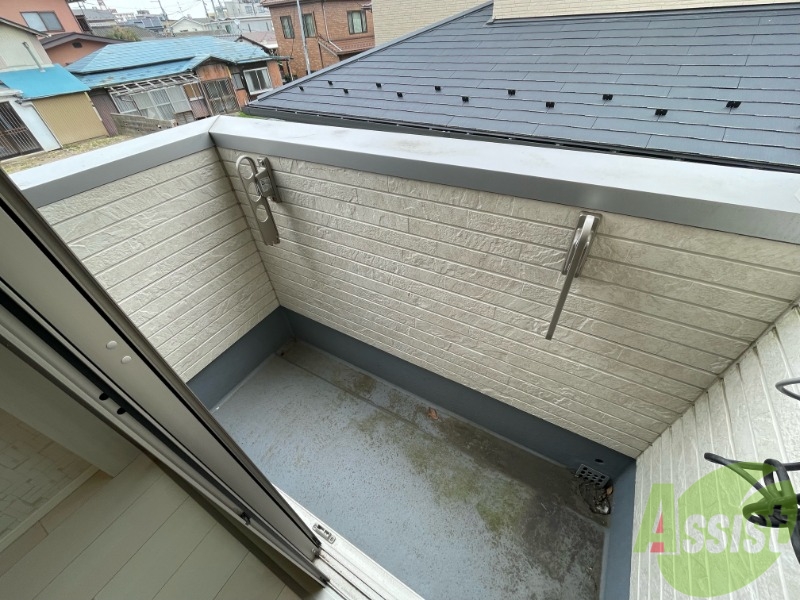 バルコニー　こちらはバルコニーになります。日当たり良好です。