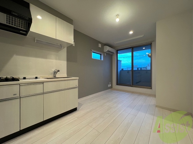 居室・リビング　反転タイプの同間取りの写真を使用させていただいております。