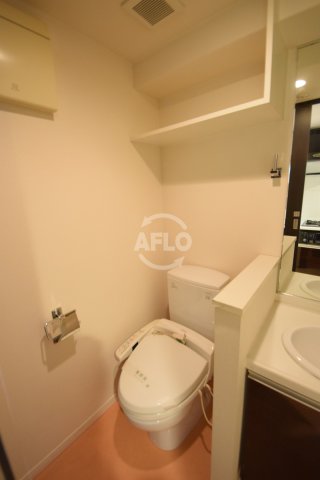 トイレ　カスタリア堺筋本町　ウォシュレット付き