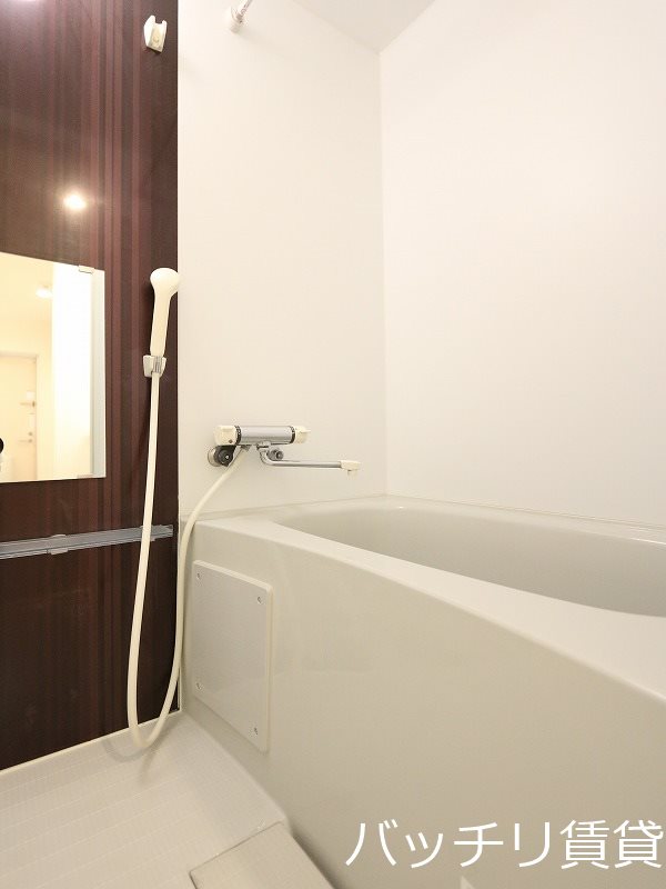 バス・シャワールーム　同型タイプの為、現状を優先致します。