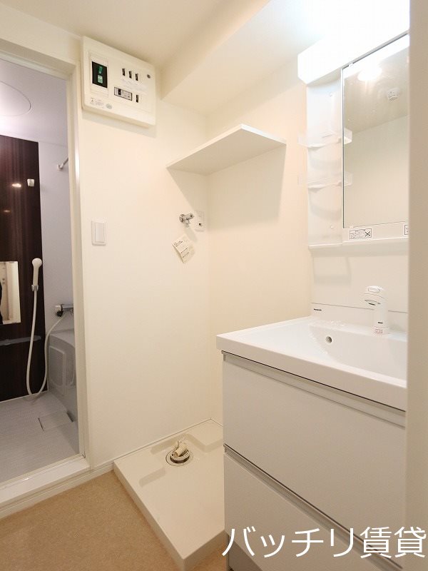 洗面設備　同型タイプの為、現状を優先致します。