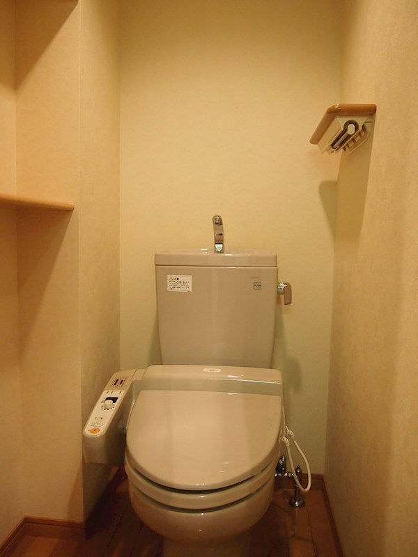 トイレ　ウォシュレット付トイレ（同一仕様写真）