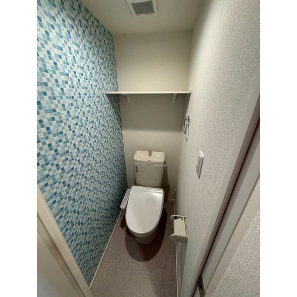 トイレ　※同シリーズの室内写真となります。