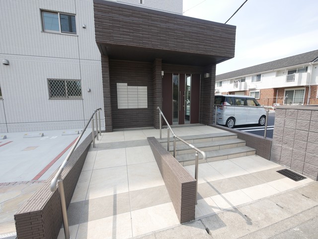 エントランス　★綺麗なエントランスですね★