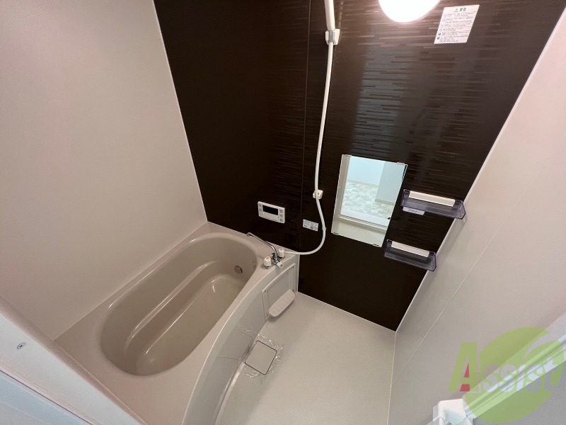 バス・シャワールーム　清潔感のある浴室ですね。機能性も使い勝手も良さそうです。