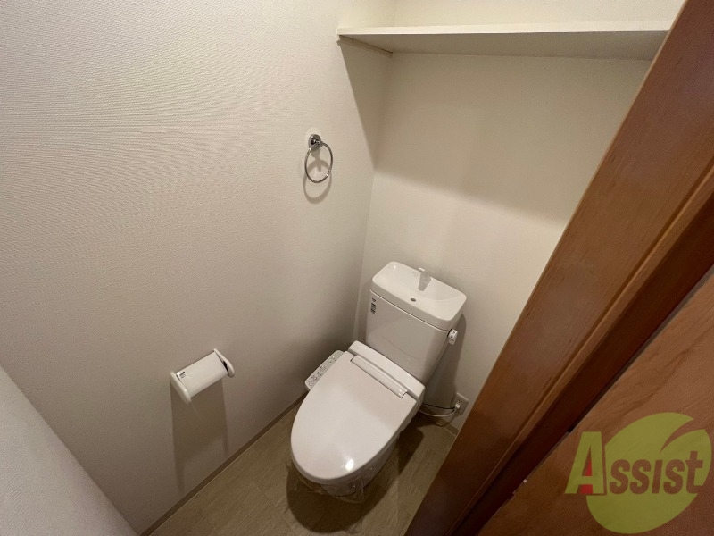 トイレ　温水洗浄便座付きのトイレは、使用しやすくうれしいですね。