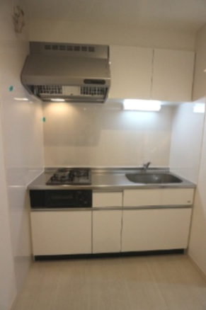 キッチン　使いやすい斜めに五徳を配置したガスシステムキッチンです。