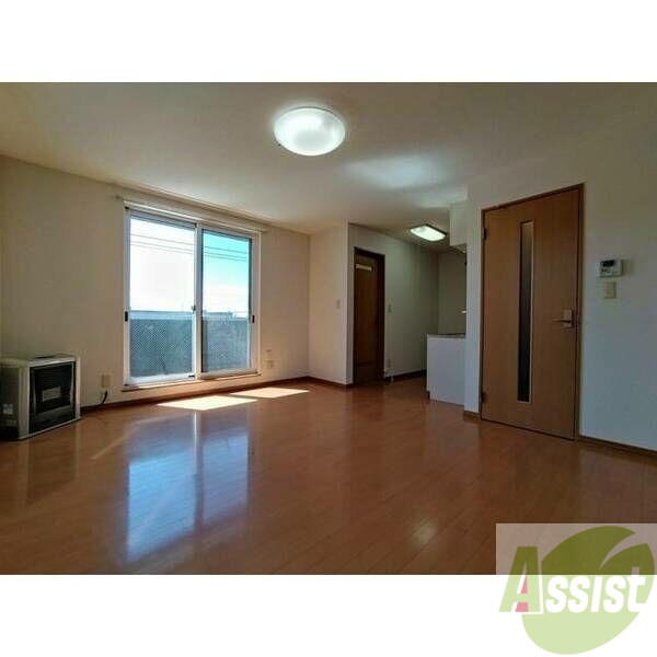 居室・リビング　広々としたリビングですね。使い勝手がよさそうですね！