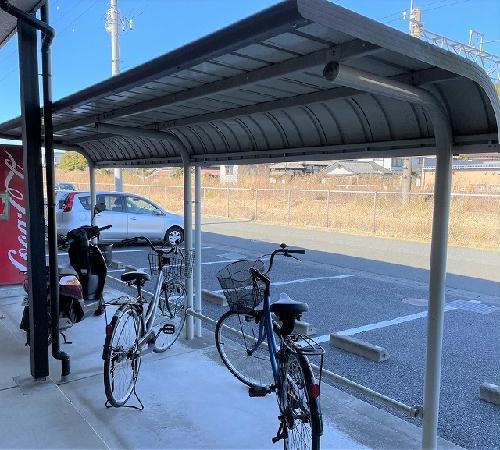 その他共有部分　屋根付き駐輪場完備