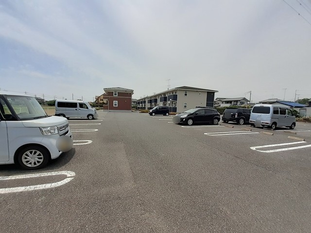 駐車場　舗装駐車場