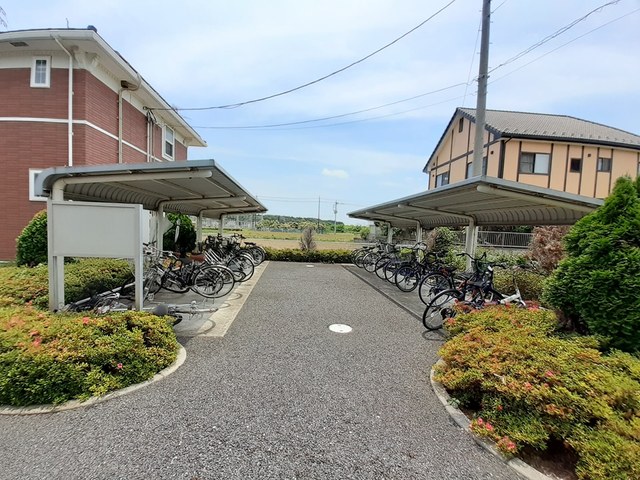 その他共有部分　屋根付き駐輪場