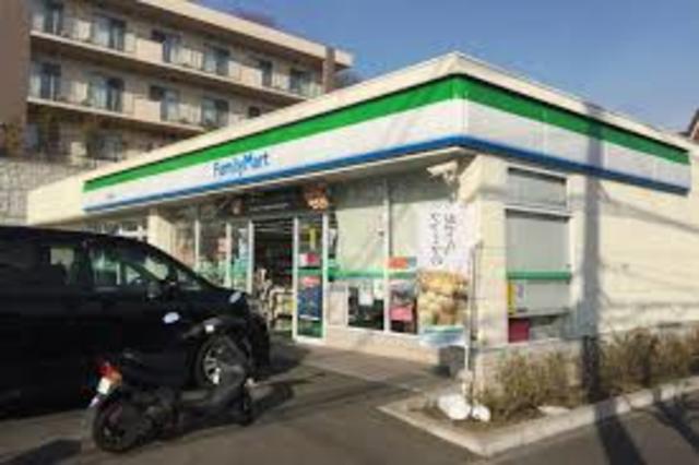 コンビニ　ファミリーマート町田多摩境店（コンビニ）まで412m