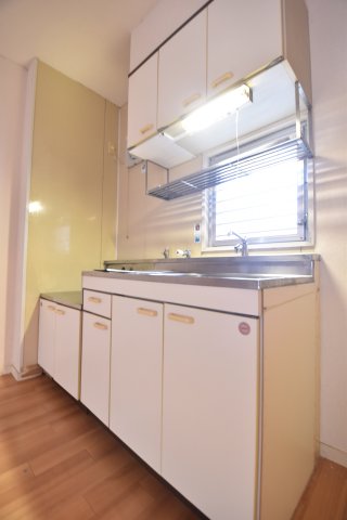 キッチン　※別部屋参考写真※