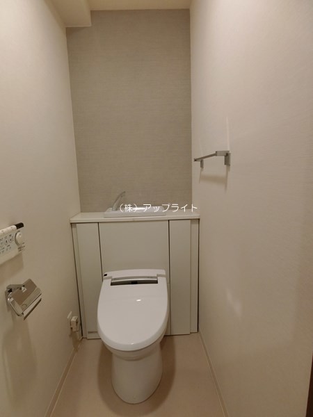 トイレ　温水洗浄便座
