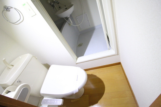 トイレ　※別部屋の写真です