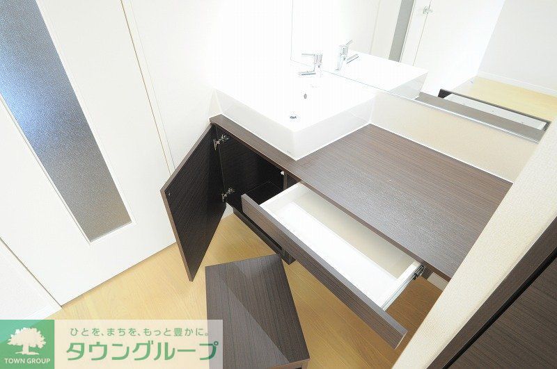 洗面設備　仕様・設備は原状と異なる場合有。現状優先