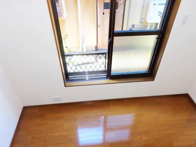 居室・リビング　ロフトから見たお部屋です
