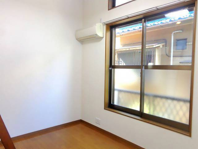 居室・リビング　６帖の洋室のお部屋です