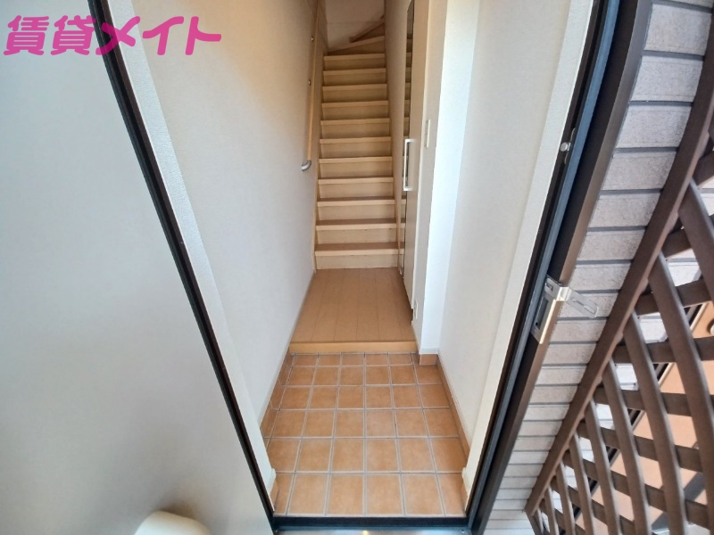 玄関　同型別部屋参考写真です