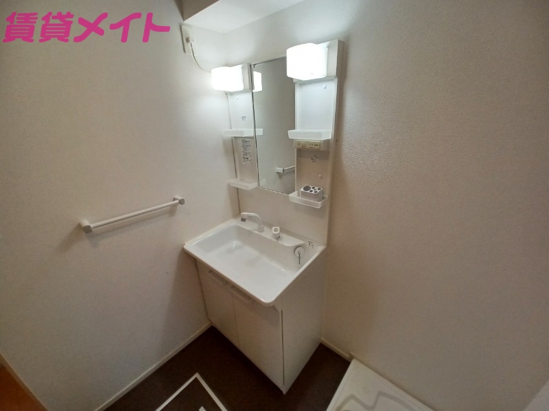 洗面設備　同型別部屋参考写真です