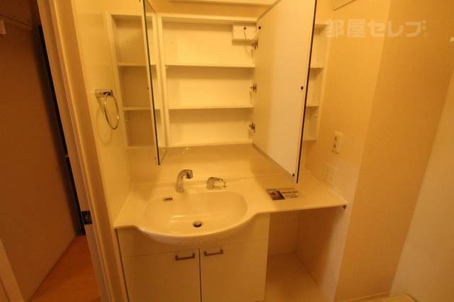 洗面設備　※２０２号室内装写真参照