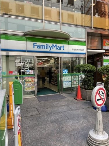 コンビニ　ファミリーマート　御堂筋清水町西店（コンビニ）まで204m