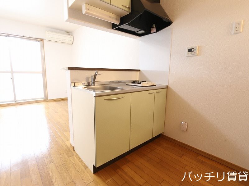 キッチン　※別号室イメージの為、現状を優先致します