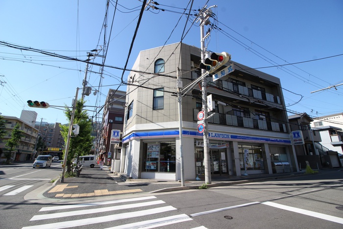 コンビニ　ローソン田中町2丁目店（コンビニ）まで260m
