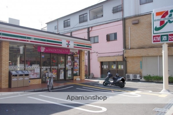コンビニ　セブンイレブン（コンビニ）まで530m