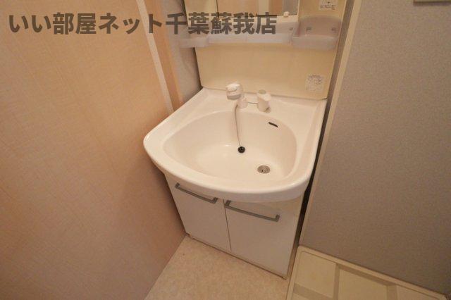 洗面設備　スペースが確保できる洗面所です