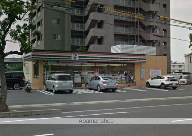 コンビニ　セブンイレブン（コンビニ）まで412m