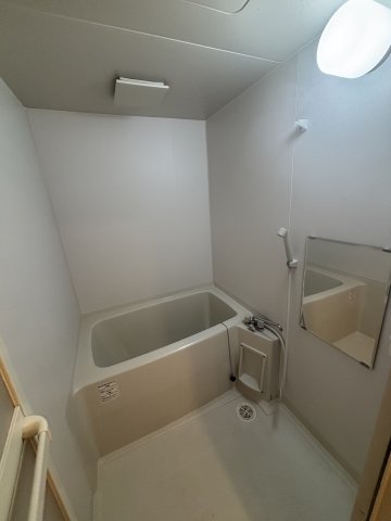 バス・シャワールーム　ゆったり過ごせるお風呂です