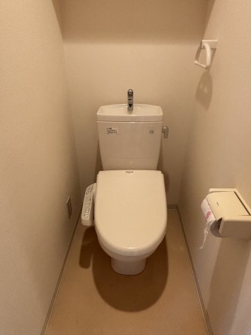 トイレ　清潔感のあるトイレです