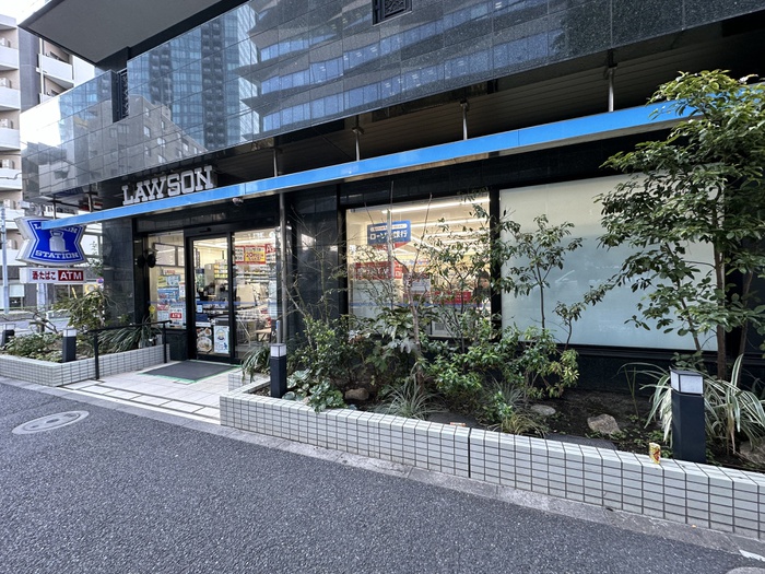 コンビニ　ローソン　三田１丁目店（コンビニ）まで450m