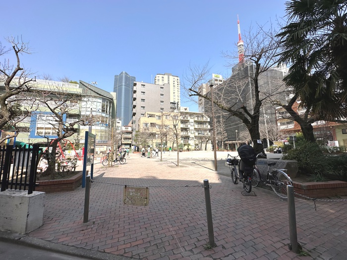 公園　飯倉公園（公園）まで700m