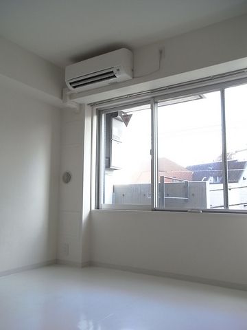 居室・リビング　南向きの明るいお部屋